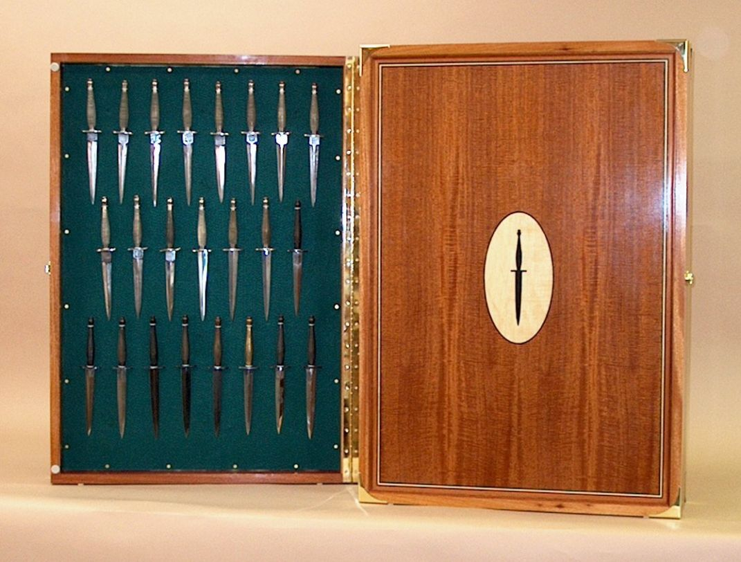 Commando Knife Display Cabinets Lovely Collector Knife Display throughout sizing 1071 X 812