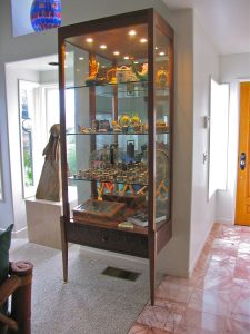 Hand Made Custom Display Cabinet Del Cover Woodworking for proportions 900 X 1200