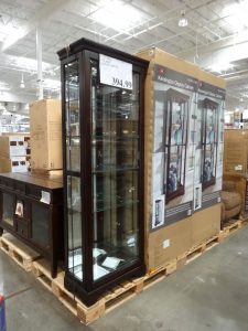 Pulaski Kensington Display Cabinet Trends And Sliding Door for measurements 768 X 1024