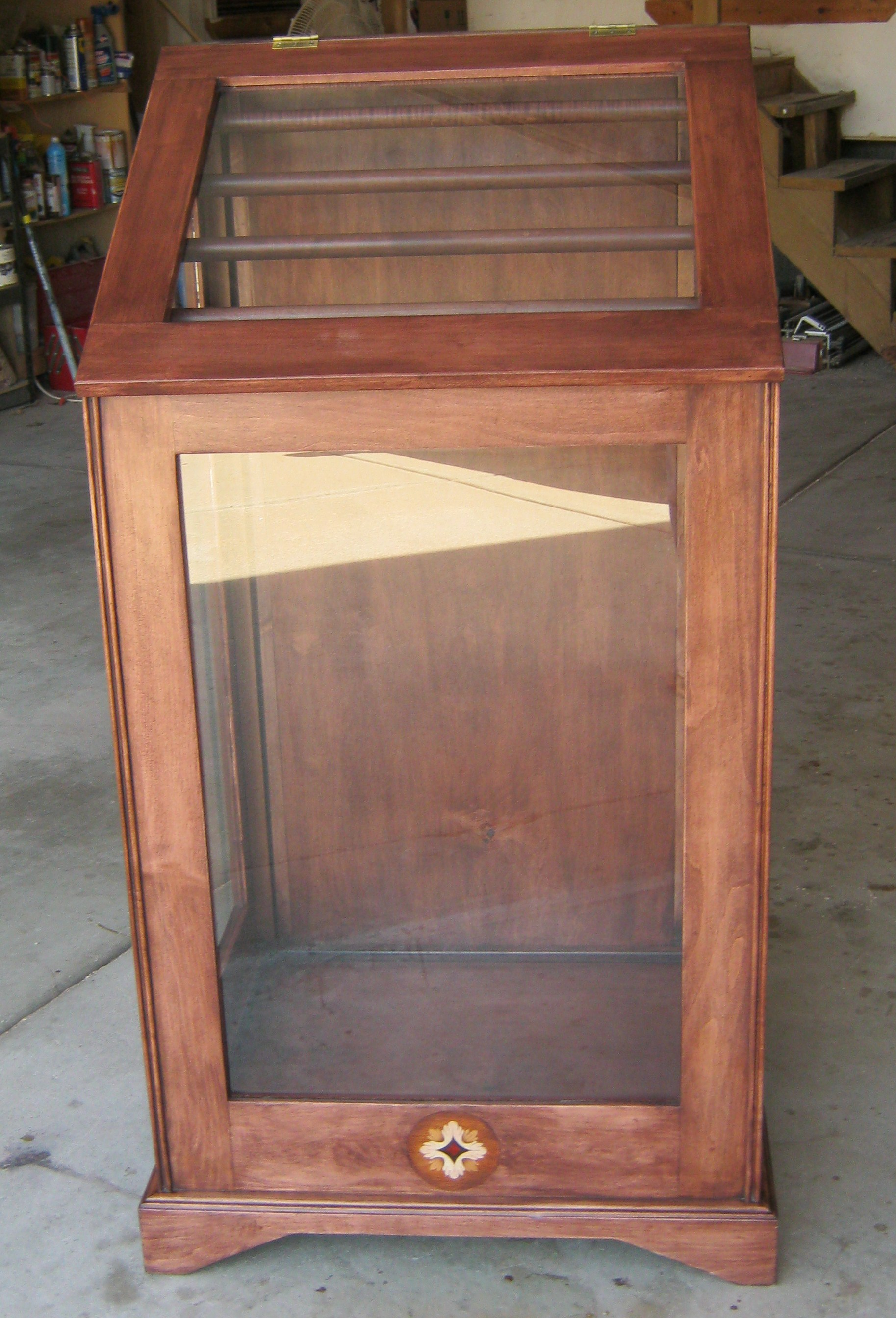 Quilt Display Cabinets 32 With Quilt Display Cabinets Edgarpoe regarding proportions 1827 X 2688