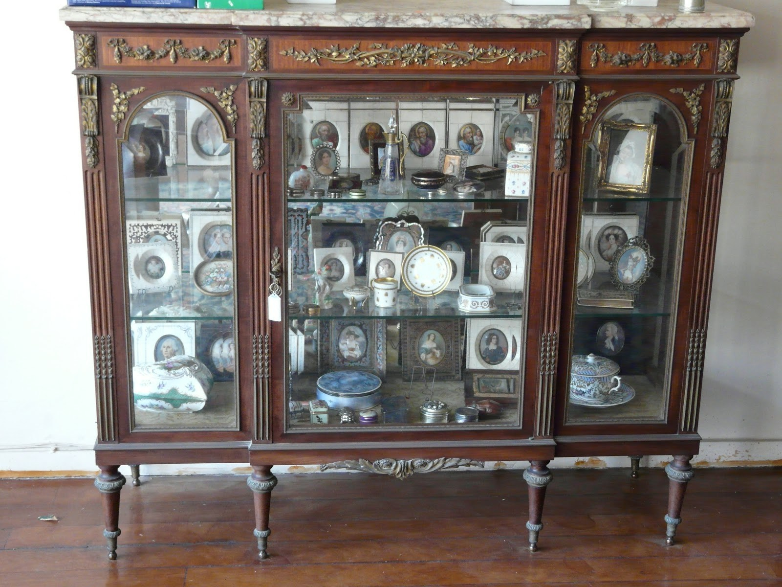 Swarovski Display Cabinet Nagpurentrepreneurs with size 1600 X 1200