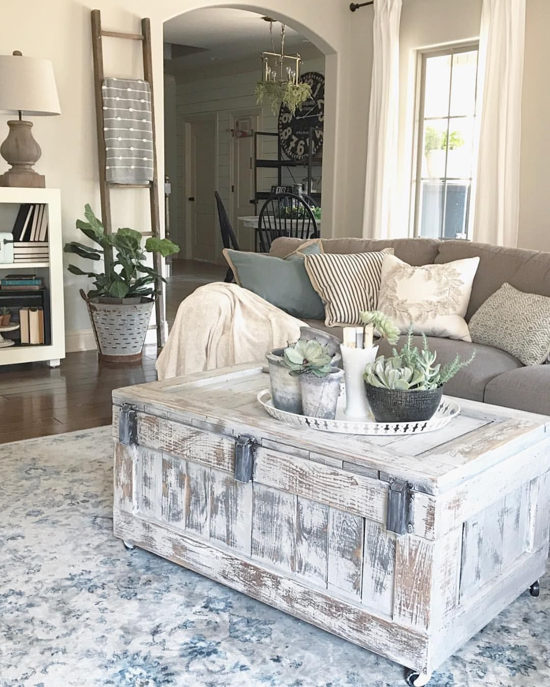 Love This Distressed Trunk Coffee Table Family Room Farmhouse Style In Size 1080 X 1350 
